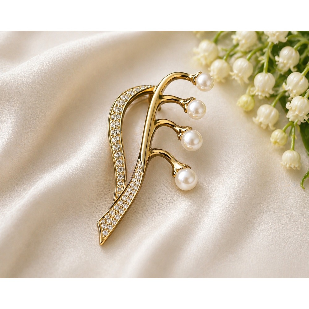 Swarovski Lily Brooch Pearl Crystal Gold Floral Pin Vintage Bridal Gift